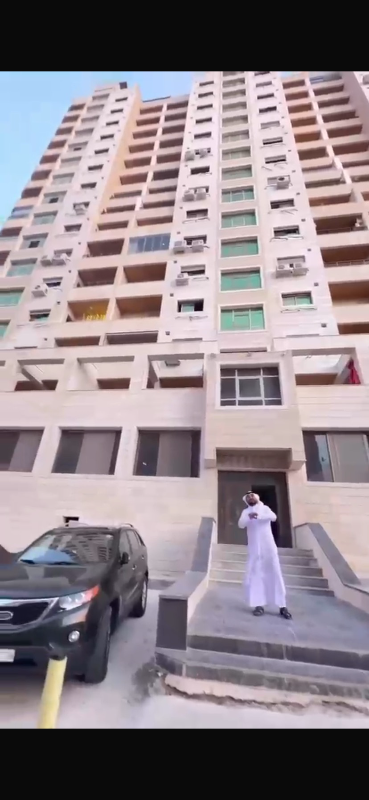 شقة عضم أسود للبيع في ضاحية دمر - مجمع سكني فاخر