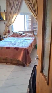 للأجار شقة خلف جامع بلال ع طريق الشام غرفة وصالون فيها طاقة وانترنت