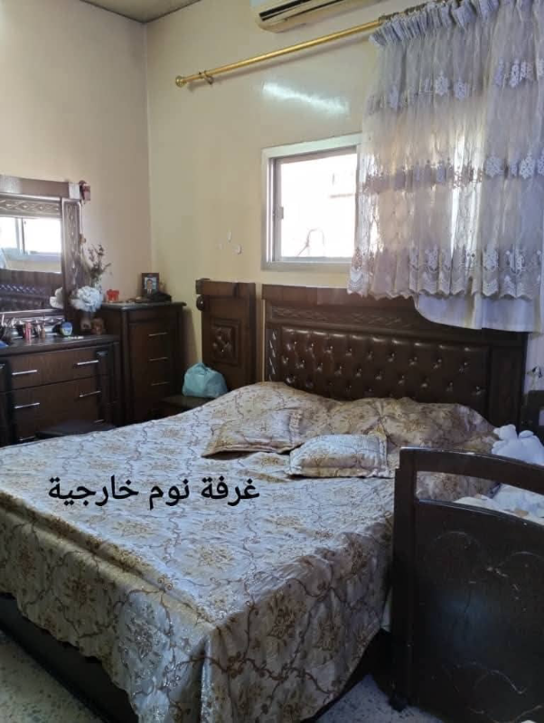 للبيع شقتين 4 غرف و صالتين في دمشق مع سطح طابو أخضر 90م²