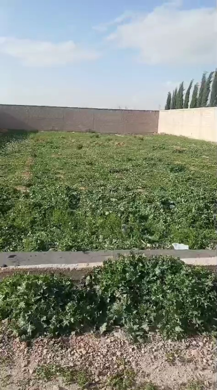 للبيع دنم أرض مصون بالمليحة قرب الخدمات ضمن مجمع فلل