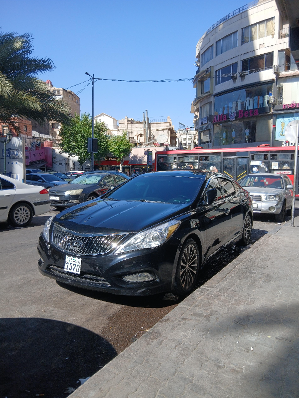 إيجار هيونداي غراندور 2014 أسود أوتوماتيك في شارع الحمرا