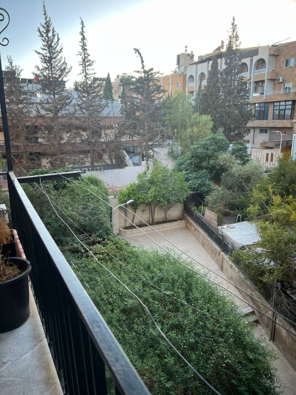 شقة للبيع بالمزة جبل 125م² بسعر 220,000$ مع مصعد