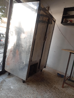 براد عرض مستعمل ستانلس 700 لتر للبيع في المريجة - 350$