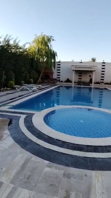 للبيع ڤيلا طريق المطار ضمن مجمع كسوا سبر معا لفرش طابو