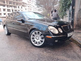 مرسيدس بنز E 2004 مستعملة للبيع في السويقة - سعة المحرك3200