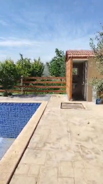 للبيع فيلا طريق المطار جسر٢ مجمع الفتال ١٠٠٠م قريبا من كلشي سكني