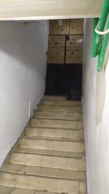 قبو نزول ستة درجات خلف جامع ابي أيوب الأنصاري