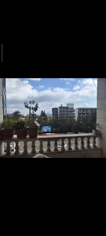 للبيع شقة بحي الزراعة مقابل باب السكن الغربي
