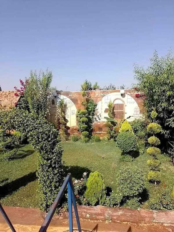 للبيع مزرعة سكنية قريبة من كل لخدمة ٥٥٠م موقع ضمن مجمع