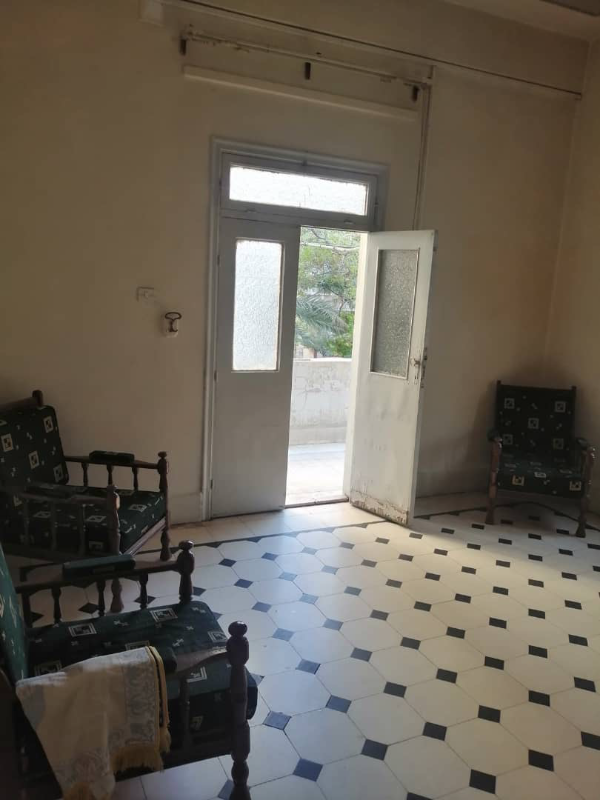 للبيع شقة في المزرعة الشهبندر 3 غرف وصالون