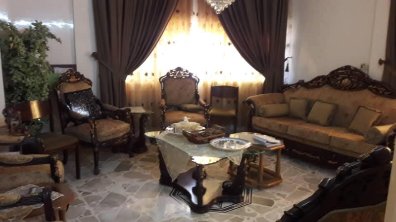 للبيع شقه في دمشق ركن الدين ساحة شمدين خلف جامع الركنية موقع مميز