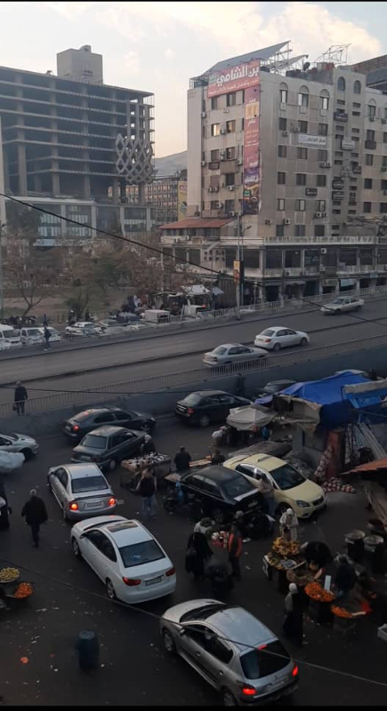 للبيع مكتب تجاري في دمشق شارع الثورة يصلح سكني تجاري موقع مميز