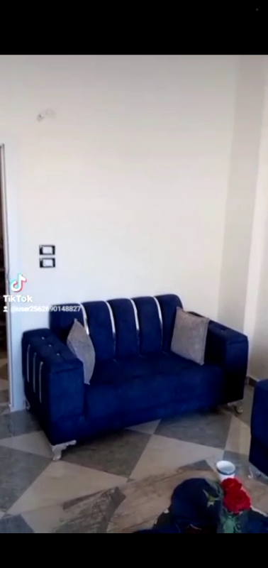 للبيع شقة 101م طابق ثاني 3 غرف و منافع /الدانا شارع الحرير
