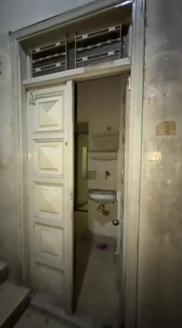 للبيع شقة سكنية او تجارية بركن الدين ع الشارع الرئيسي 130متر