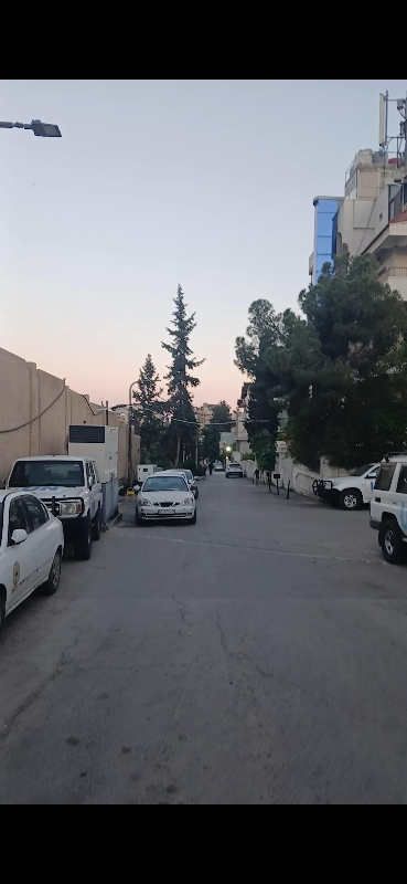 للبيع محضر بدمشق مزا فيلاة اربية محضر ٣ طوابق قبو اول وتاني وتالت