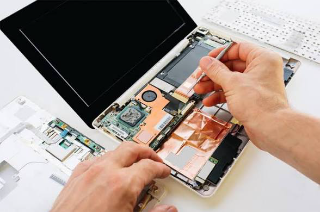 🖥️📱 تقنيتك بين أيدٍ أمينة.. حلول ذكية لصيانة أجهزتك! 🔒🌐