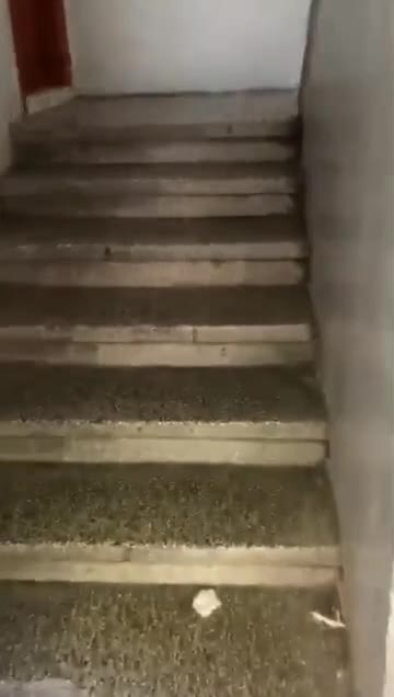 للبيع شقه في دمشق ركن الدين ساحة شمدين  يصلح سكني تجاري