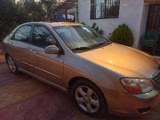 كيا سيراتو 2007 للبيع  بحالة جيدة بسعر 7200$