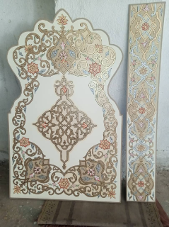 ديكور من الرسم النباتي  على الخشب