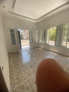 للإيجار شقة سكنية في منطقة المحافظة شارع صيدلية الروضة