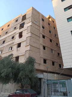 فندق للبيع مساحة ٦٠٠م مساحة لبناء كامل ٤٠٠٠م طوابق ٨ علا شارع عام