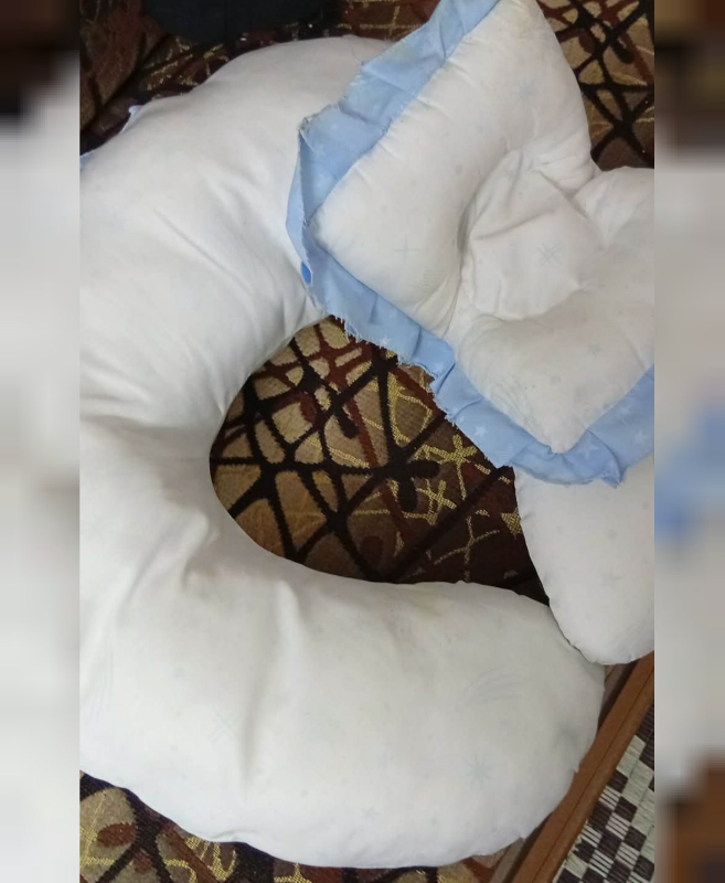 مخدة رضاعة مستعملة شهرين فقط اخت الجديدة