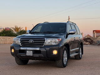 Toyota Land Cruiser v6