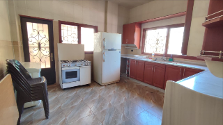 للبيع مزرعة على طريق المطار الجسر الخامس
