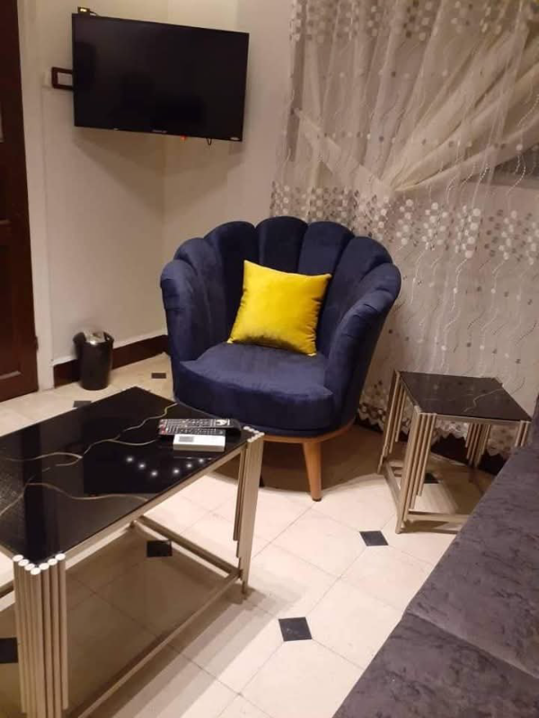 سويت للإيجار اليومي والأسبوعي 
حي المزرعة شارع الشلال