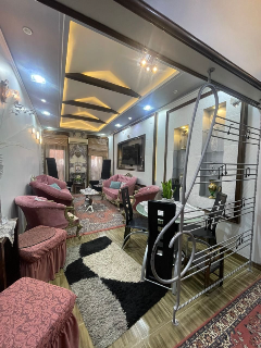 للبيع شقة سكنية خلف جامع الرحمن شارع الثكنة