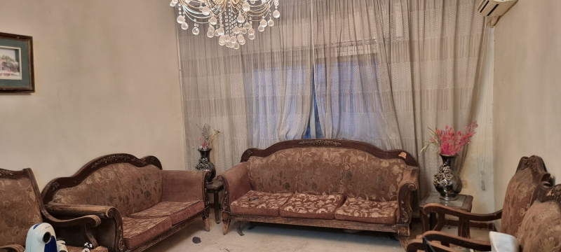 شقة باطلاله ساحره في مجمع سكني بشارع الحنبلي