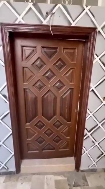 اجار شهري 200دولار و كمسيون شهر
جرمانا دخلة الروضة عند الكنيسة
شهري