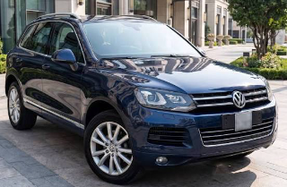 فولكسفاغن طوارق 2012 كحلي أوتوماتيك للبيع في المزة بسعر 12000$
