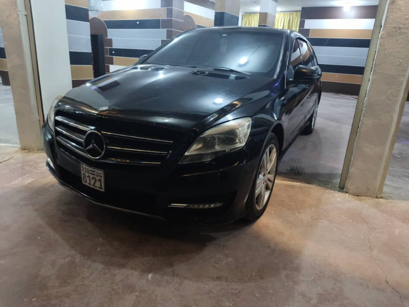مرسيدس R300 2011 للبيع في الضمير بسعر 11500$