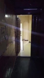 شقة عطريق الشام قرب افران الفانوس ودوار الجامعه طابق ٣ يوجد اصنصير