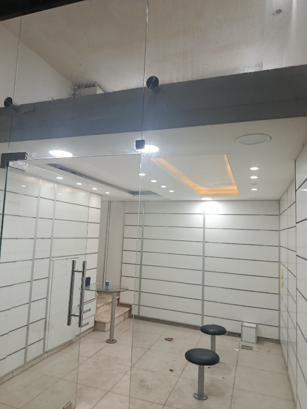 إيجار محل تجاري في اللاذقية - سوق التجار - 20م² بسعر 300$
