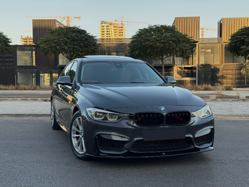 بي إم دبليو 320i 2017 للبيع في المزة بسعر 15,800$