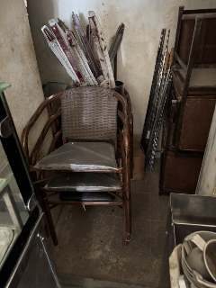 جميع معدات المطاعم مستعمل و جديد يوجد كل ما يحتاجه مطعم