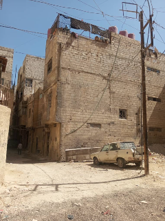للبيع بيت عربي 3 طوابق و اسطوح في كفر بطنا - 5 غرف و صالونين و3 حمامات