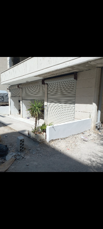 3محلات للإيجار  مشروع شريتح جاهز بالقرب من الهجرة و الجوازات