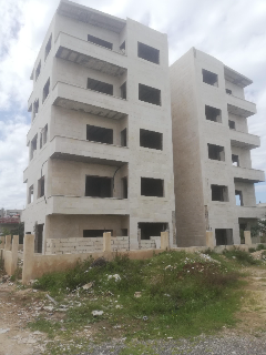 شقة عالعضم طابق أرضي 370م² للبيع في بسعر مغري