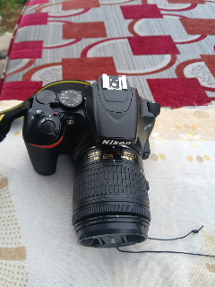 نيكون ٣٥٠٠ شبه وكالة مافيها اي نكش استعمال شخصي 
ممتازة لهوات التصوير