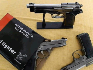 قداحة مسدس أنيقة جديدة مع حامل في الربوة دمشق