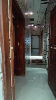 للبيع الشقه في مدينه ادلب عند دوار المتنبي طابق ثاني خمس غرف ومنتفعات